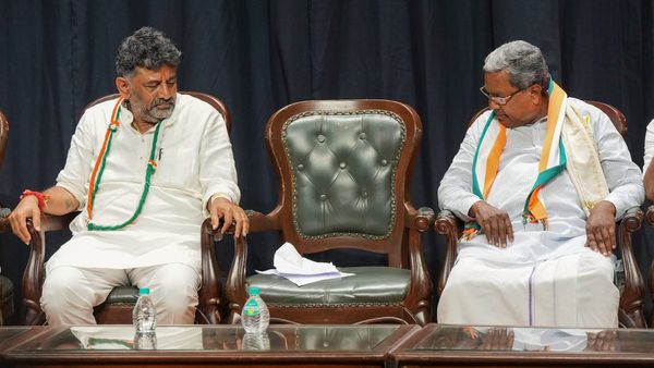 কর্নাটকে মুখ্যমন্ত্রীর শপথের দিন ঘোষণা কংগ্রেসের, কে বসতে চলেছেন মুখ্যমন্ত্রীর কুর্সিতে