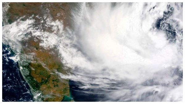 Cyclone Mocha: বঙ্গোপসাগরে সক্রিয় ঘূর্ণিঝড় মোখা, এগোচ্ছে স্থলভাগের দিকে! বর্তমান অবস্থান এবং বেগ একনজরে