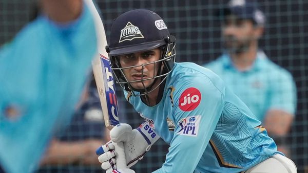 IPL: পান্ডিয়াদের বিশেষ জার্সি, গুজরাতের বিরুদ্ধে টসে জিতে বল করার সিদ্ধান্ত হায়দরাবাদের