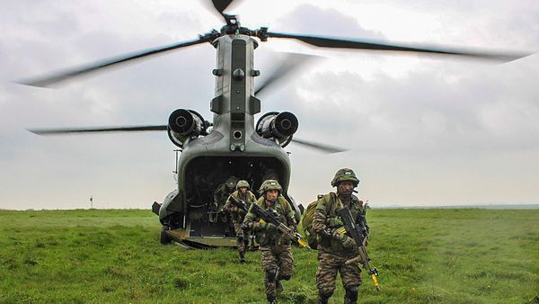 জঙ্গল ঘিরে চলছে গোলাগুলি! জঙ্গি নিধনে রাজৌরিতে শহিদ পাঁচ জওয়ান