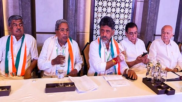 কর্নাটকের নয়া মুখ্যমন্ত্রীর নাম ঘোষণায় এক লাইনের বিবৃতি কংগ্রেসের, গুরুদায়িত্ব খাড়গের কাঁধে