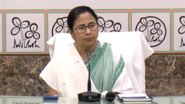 নীতি আয়োগের বৈঠকে যোগ দিচ্ছেন না মমতা বন্দ্যোপাধ্যায়! মোদীকে এড়াতেই এই সিদ্ধান্ত?