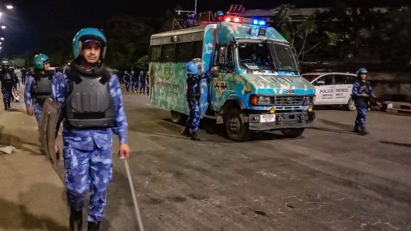 মানুষের সঙ্গে কথা বলতে অশান্ত মণিপুরে যাবেন অমিত শাহ! শিথিল করা হল কার্ফু