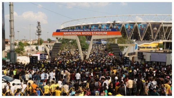 IPL: আইপিএল ফাইনালের টিকিটের চাহিদা তুঙ্গে, নরেন্দ্র মোদী স্টেডিয়ামে তুমুল বিশৃঙ্খলা