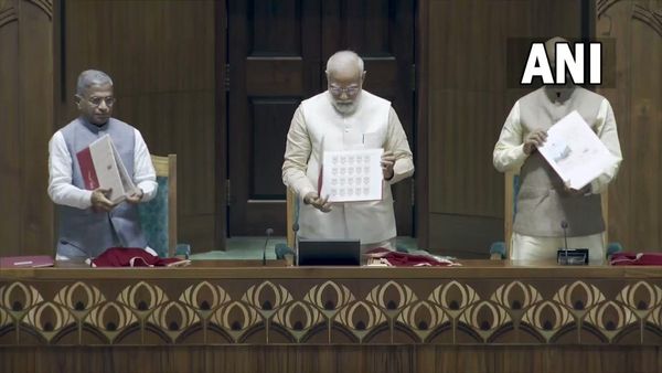 নয়া সংসদ ভবন থেকেই ৭৫ টাকার কয়েন উদ্বোধন মোদীর! কি কাজে লাগবে সেটি