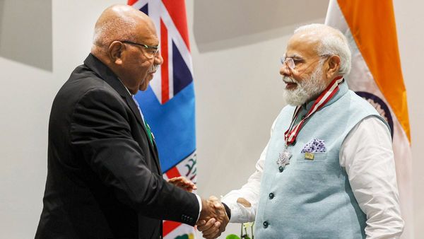 বিশ্ব নেতৃত্বের স্বীকৃতি! প্রধানমন্ত্রী মোদীকে ফিজি-পাপুয়া নিউগিনির সর্বোচ্চ অসামরিক সম্মান