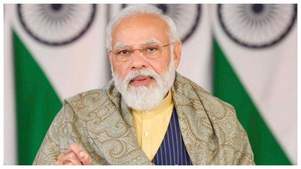 মোদী একজন কবি-লেখকও! নেহরু-ইন্দিরা-অটলের থেকেও বেশি বই লিখেছেন বর্তমান প্রধানমন্ত্রী