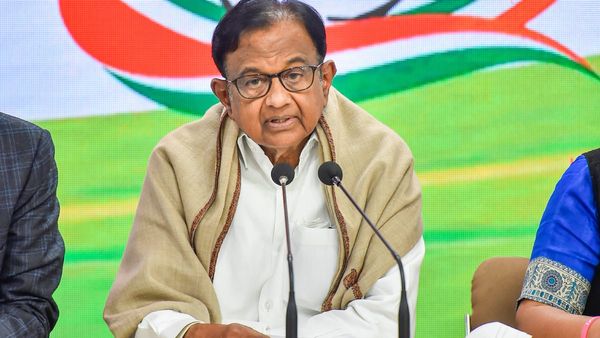 ব্ল্যাকমানি রক্ষাকারীদের জন্য লাল গালিচা হল ২০০০ টাকার নোট, উপহাস চিদম্বরমের