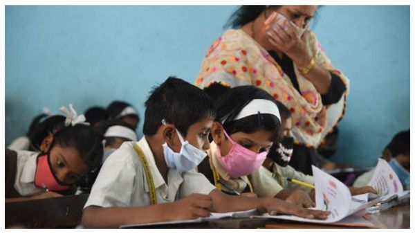 বিচারপতি গাঙ্গুলির নির্দেশে আরও এক মন্ত্রীর মেয়ের চাকরি 'বাতিল'! তালিকায় একের পর এক তৃণমূল নেতাদের আত্মীয়