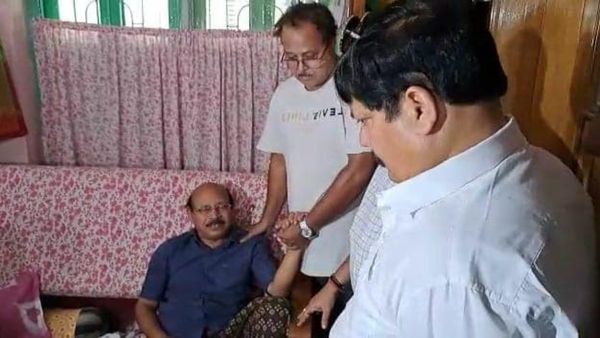 বারাকপুরে খুনের ঘটনায় ধৃত দুই, নিজের নিরাপত্তা ছাড়তে চান 'লজ্জিত' অর্জুন