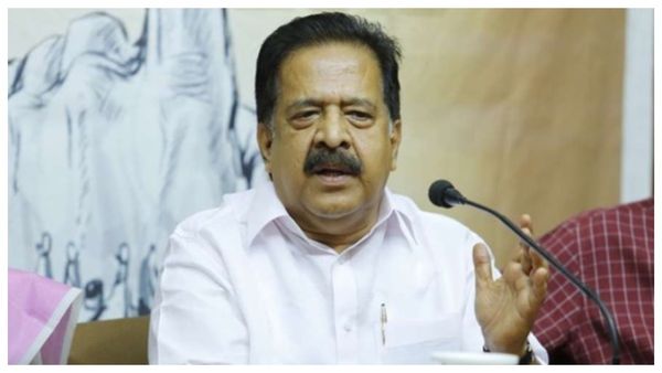 কর্নাটকে ৪০% কমিশন হলে কেরলে ৮০%! সিপিআইএম নেতৃত্বাধীন বিজয়ন সরকারকে নিশানা কংগ্রেসের