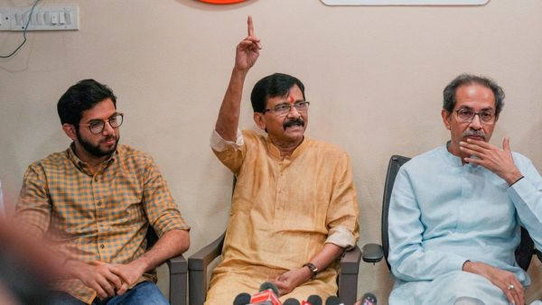 বিজেপি বিরোধী ঐক্যে যোগ দেবেন উদ্ধব ঠাকরেও, জোট-উদ্যোগে নীতীশের প্রশংসায় সঞ্জয়