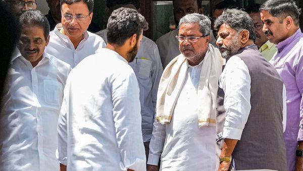 কর্নাটকে কংগ্রেসের প্রত্যাবর্তনের মুখ তিনি, নিজের কোনো ফোন নেই সিদ্দারামাইয়ার