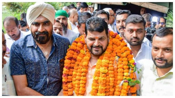 ব্রিজ ভূষণের বাড়িতে তদন্তকারীরা, কড়া পদক্ষেপের পথে পুলিশ?