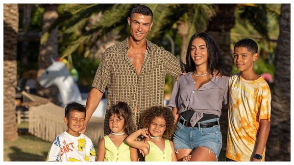 Cristiano Ronaldo: ছুটির মেজাজে সিআরসেভেন, দেখুন নির্জন দ্বীপে সপরিবারে রোনাল্ডোর ছবি