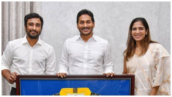 Ambati Rayudu: মানুষের সেবায় রাজনীতির ময়দানে নামছেন ধোনির সতীর্থ