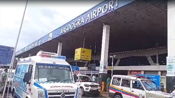 Mamata Banerjee: অল্পের জন্য রক্ষা পেলেন মমতা, দুর্যোগে কপ্টারের জরুরি অবতরণে পেলেন চোট