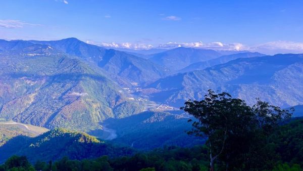 Travel: হাঁসফাঁস গরম থেকে বাঁচতে ভরসা সেই পাহাড়, সপ্তাহান্তের ছুটিতে চলে আসুন এই অফবিট লোকেশনে