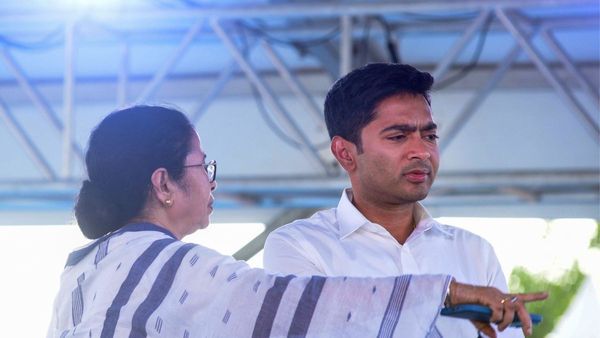 West Bengal Panchayat Election 2023: অশান্ত বাংলা! কালীঘাটে জরুরি বৈঠকে বসছেন মমতা