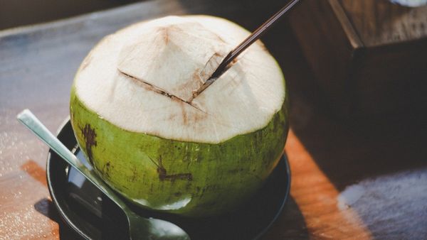 Coconut Water For Kidney Stone: কিডনির স্টোন হওয়া প্রতিরোধ করে এই ফলের জল