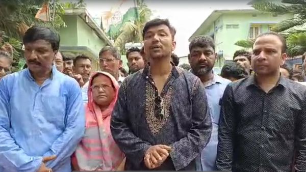 তৃণমূলে টিকিট না পেয়ে কংগ্রেসে ফেরার হিড়িক! জেলায় জেলায় দলবদল ও পাল্টা মনোনয়নও