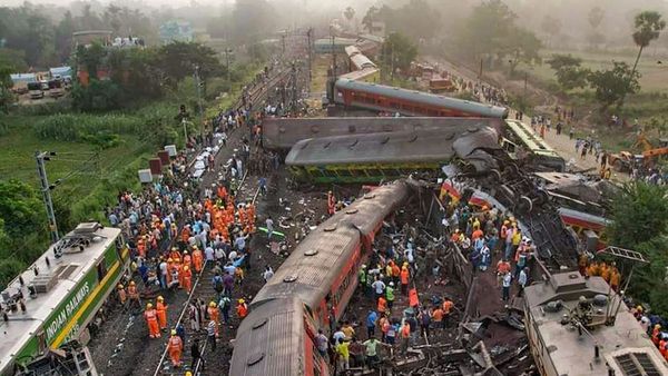 CBI Investigation on Train Accident:ট্রেন দুর্ঘটনায় বাংলার ২ জায়গায় তল্লাশি! 'নিখোঁজ' ইঞ্জিনিয়ারের বাড়ি সিল