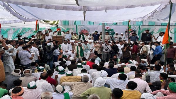 কুস্তিগীরদের জন্য রাষ্ট্রপতির কাছে যেতে পারেন কৃষকরা, হরিয়ানার বৈঠকেই পরবর্তী পদক্ষেপ নির্ধারণ