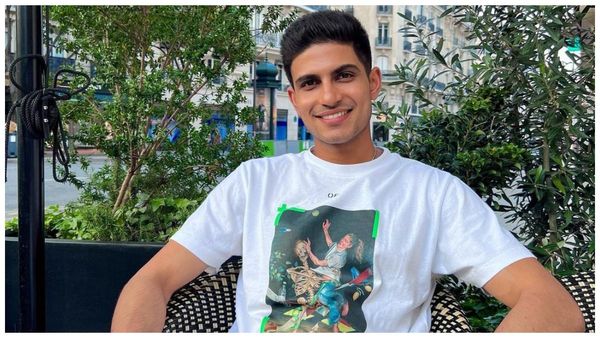 Shubman Gill: প্যারিসে ছুটির মেজাজে শুভমান গিল, পিএসজি ক্লাবের থেকে পেলেন উপহারও