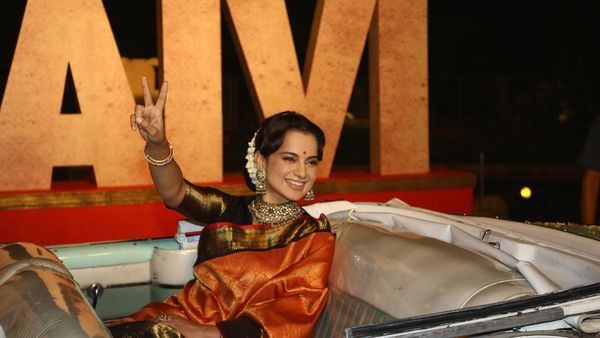 Kangana Ranaut: সাংবাদিকদের বিয়ের আমন্ত্রণ পত্র দিলেন কঙ্গনা! জানেন পাত্র কে?