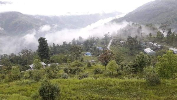 Travel: জানেন কোথায় আছে 'ল্যান্ড অফ ফলেন রকস', বেড়িয়ে আসুন অফবিট সেই লোকেশন থেকে
