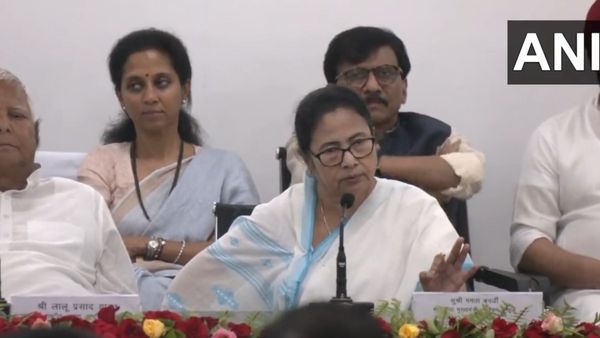 Opposition Meet: মিশন ২৪-এ ঐক্যবদ্ধ বিরোধীরা, জোট বৈঠকে তিন মন্ত্র স্থির করে দিলেন মমতা