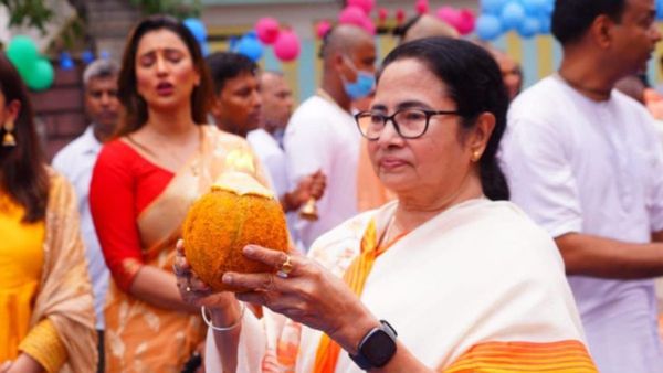 Bengal Panchayat Election 2023: ইমপিচমেন্ট প্রক্রিয়ায় যেতে হয়! রাজীব সিনহার পাশে দাঁড়িয়ে মন্তব্য মমতার