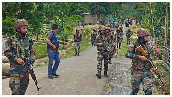 Manipur Violence: মনিপুরে নতুন করে হিংসা! গভীর রাতে গুলিতে মৃত অন্তত নয়