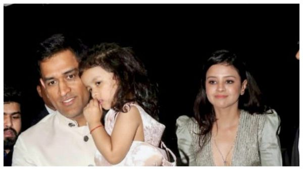 প্রিয় অভিনেত্রী থেকে পছন্দের খাবার, জেনে নিন অজানা-অচেনা ধোনিকে