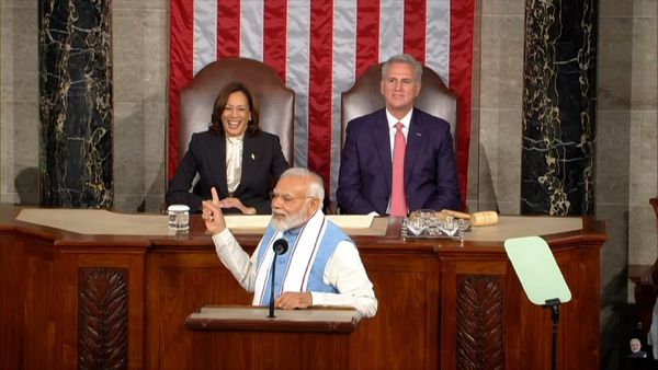 Modi In USA: কমলা হ্যারিসকে নিয়ে নরেন্দ্র মোদীর কোন বক্তব্যে করতালির ঝড়? সামোসা ককাস কী?