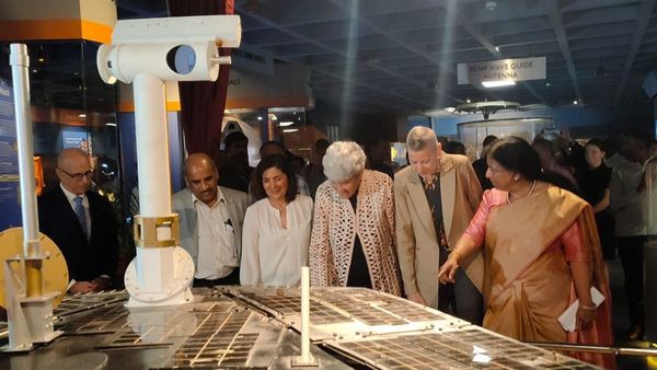 আরও কাছাকাছি ভারত-আমেরিকা, বেঙ্গালুরুতে এল NASA-র মার্স রোভারের রেপ্লিকা