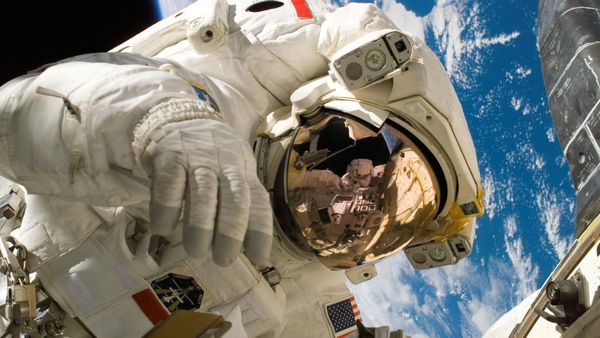 Space News: মহাকাশে প্রস্রাব ও ঘাম থেকে পানীয় জল! নতুন মাইলফলক অর্জন নাসার