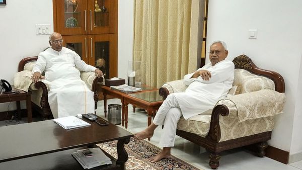 Opposition Meet: ৫ বিরোধীর অনুপস্থিতিতে পটনায় বিরোধীদের অ্যাজেন্ডা কী? প্রধানমন্ত্রীর মুখ নিয়ে হবে কি কথা?