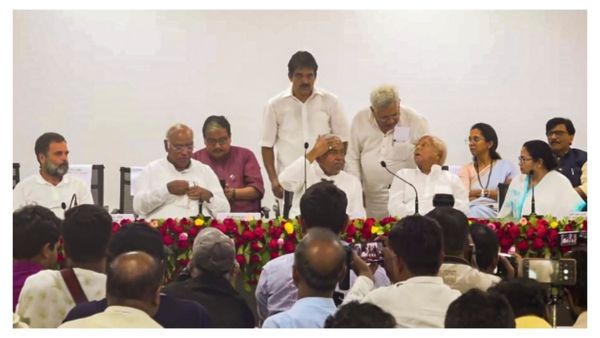 Opposition Meet: শুধু ৫ রাজ্যে জোট কংগ্রেসের! মোদীকে সরাতে কি বাজপেয়ী আমলের মতোই জোট ফর্মুলা?