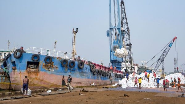 Kolkata Port Trust Recruitment 2023: কলকাতা বন্দরে ব্যাপক নিয়োগ, জানুন কীভাবে আবেদন করবেন