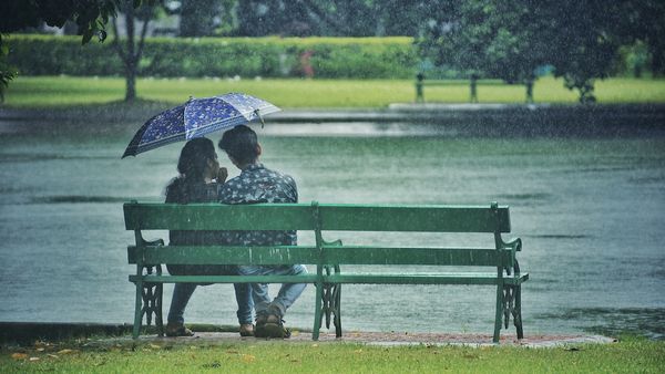 Top Romantic Places in Kolkata: বৃষ্টিভেজা শহরে কোথায় সময় কাটাবেন? খোঁজ রইল এই লিঙ্কে