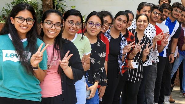 Top Colleges In Kolkata: সেরা এই শিক্ষা প্রতিষ্ঠানগুলিতে পড়ার স্বপ্ন দেখেন পড়ুয়ারা! রইল গোটা তালিকা