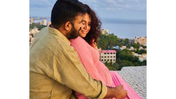 বিয়ের চার মাসের মাথায় মা হচ্ছেন স্বরা, উচ্ছ্বসিত স্বামী ফাহাদ