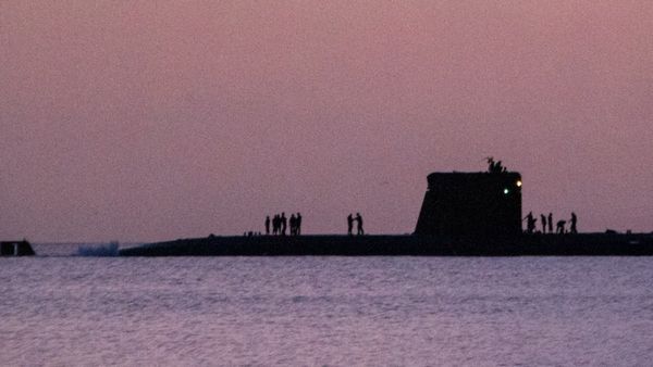 টাইটানিক অভিযানে হারিয়ে যাওয়া সাবমার্সিবলে কি শেষপর্যন্ত মিলবে জীবনের সন্ধান! নিখোঁজ রহস্যে ১০ পয়েন্ট