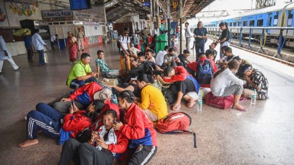 Coromandel Express accident: বাতিল একাধিক ট্রেন, কবে শুরু করা যাবে পরিষেবা? ধোঁয়াশা রেলে