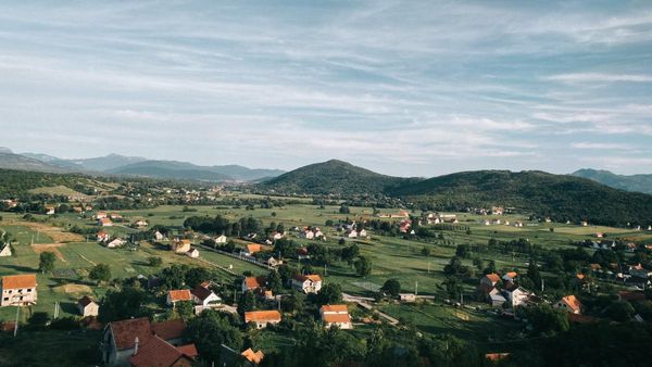 পুরো গ্রাম পুরুষবর্জিত, সামাজিক প্রথার গণ্ডি ছাড়িয়ে একাকিনী নারীরাই এখানে সর্বেসর্বা