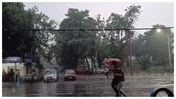 Weather Update: সর্বোচ্চ তাপমাত্রা ৪২ ডিগ্রি ছুঁই-ছুঁই! সন্ধেয় কলকাতায় কালবৈশাখীর দাপট