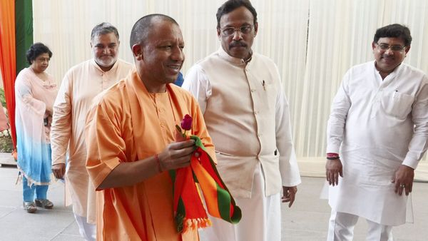 রাজ্যের অভ্যুদয় কোচিং ইনস্টিটিউটকে ৭৫টি জেলায় ছড়িয়ে দেওয়ার প্রয়াস যোগী আদিত্যনাথের