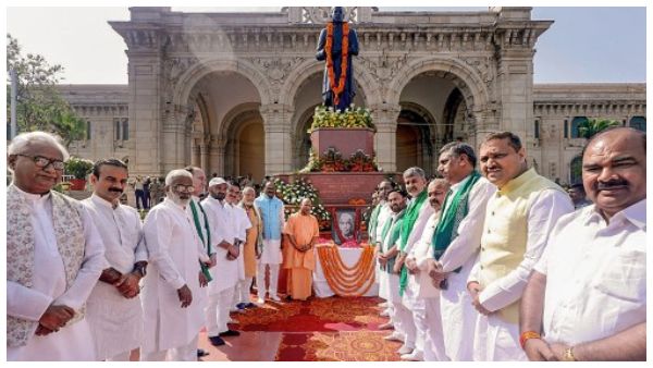 Yogi Adityanath: লক্ষ্য উন্নয়ন, একাধিক প্রকল্পের উদ্বোধনে নয়ডায় যাচ্ছেন যোগী আদিত্যনাথ
