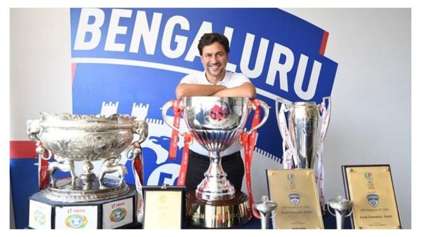 Emami East Bengal: ‘বেঙ্গালুরুর টিম’ নিয়েই ইস্টবেঙ্গলে কোচিং করাতে আসছেন কার্লোস কুয়াদ্রাত